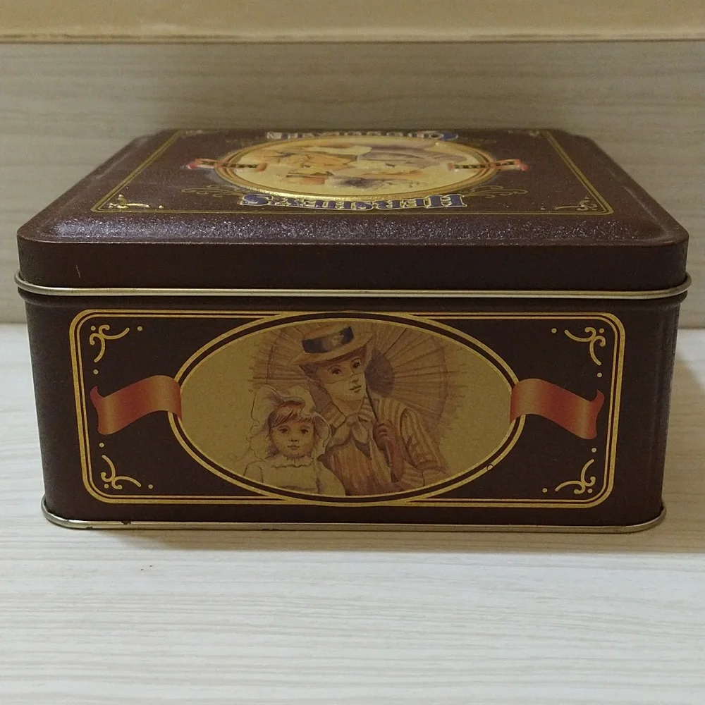 Vintage 1995 Hershey's Pure Milk Chocolate Tin Can Storage/Gift Container - Picture 4 of 6